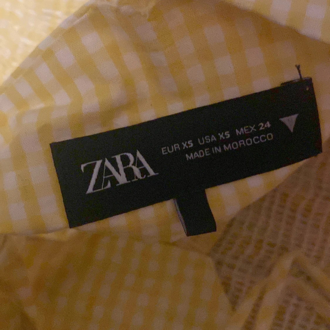 Gul rutig klänning från Zara - 2