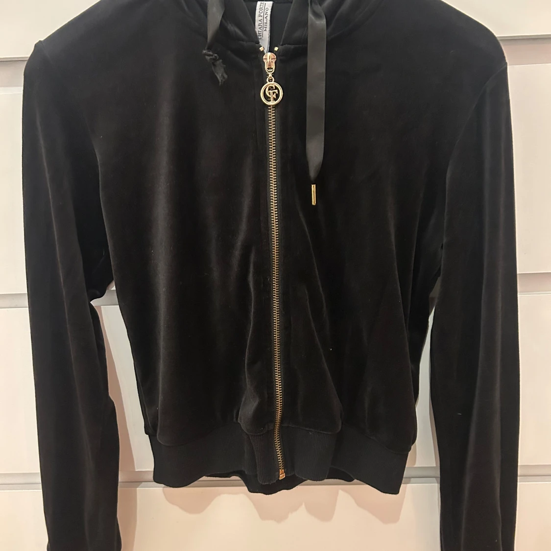 Vit och svart hoodie  - 2