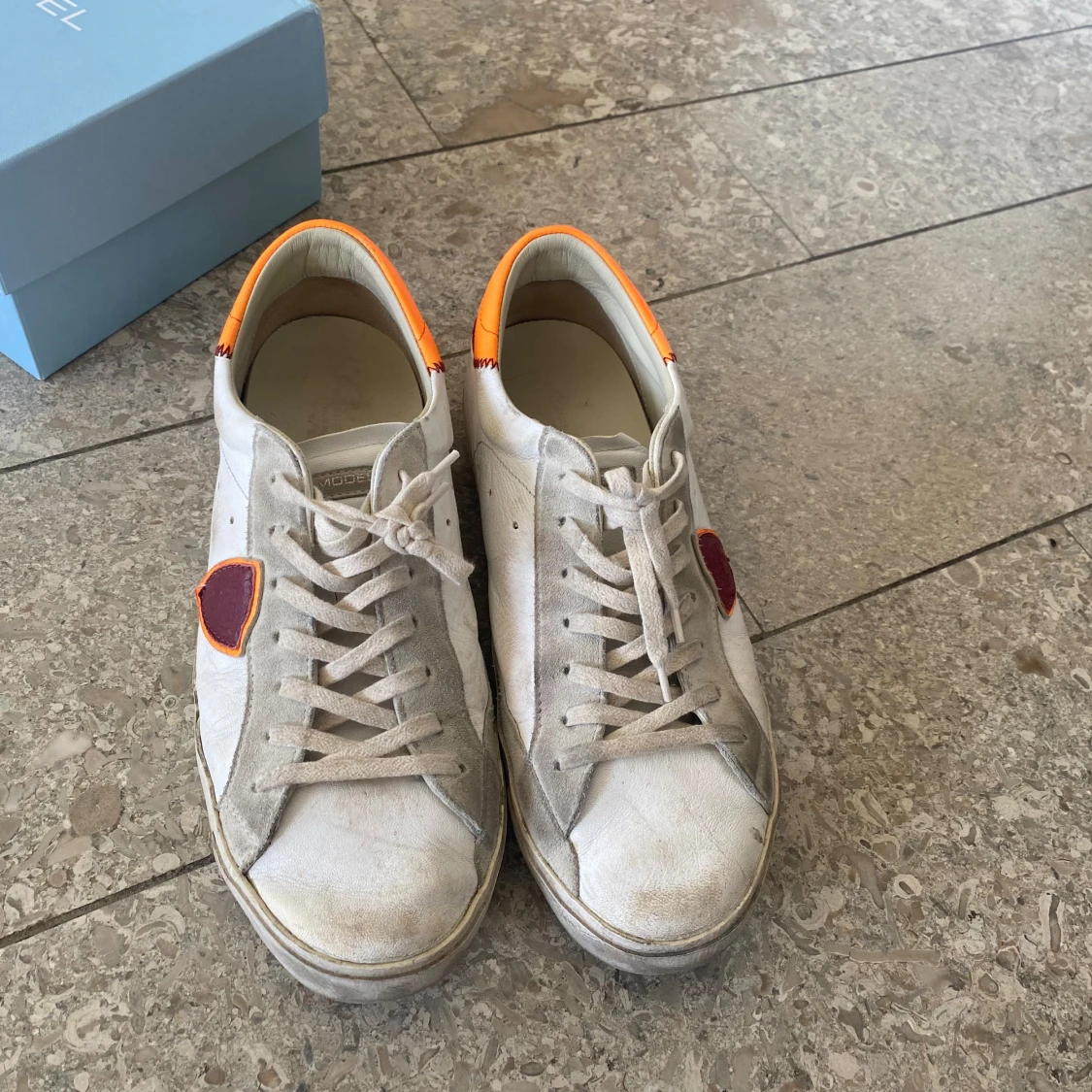 Vita sneakers från Philippe Model - 3