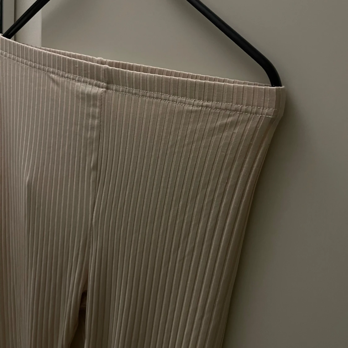 Beige ribbade leggings - 1