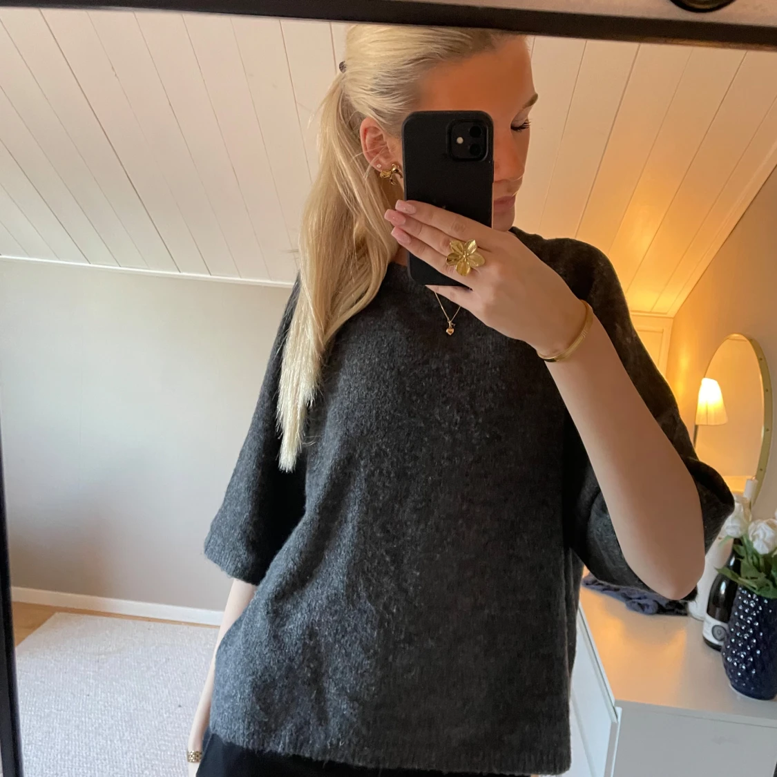 Mörkgrå tröja med trekvartsärm - 1