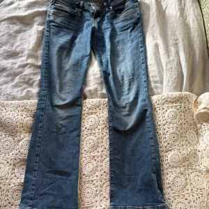 Ltb jeans - Asså så snygga ltb jeans i modellen valerie som är köpte på Vinted! Storlek w 27/ L 30! Passar perfekt i längden på mig som är 163💕 skulle säga att de skulle passa både kortare och längre personer! Materialet är stretchigt så passar även större storlek skulle jag säga! Jättefina low waist bootcut, så snygga men använder de tyvärr aldrig! Kom gärna med frågor, pris kan diskuteras!💕💕 