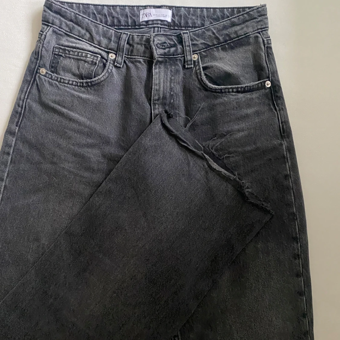 Gråa jeans från zara - 3