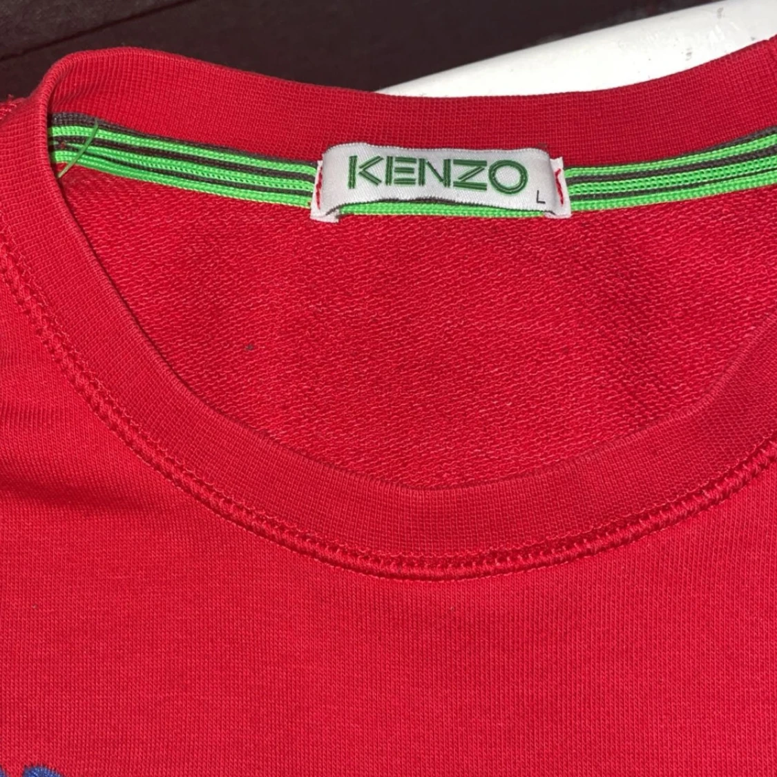 Röd tröja från Kenzo med tigerbroderi - 1