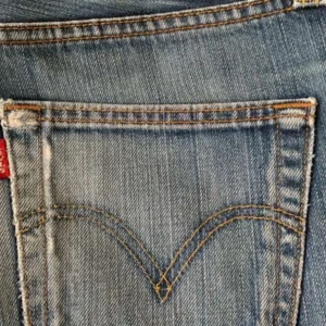 Levis 501 jeans -  Levis 501 jeans i blå denim. Inga defekter, pris går att diskutera. Vill sälja så är rätt flexibel.  