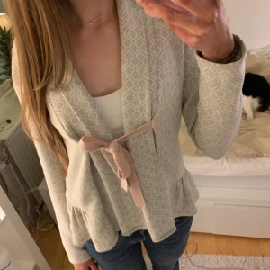 Odd molly kofta - Säljer denna jätte sköna och snygga odd molly kofta i bra kvalite🤩💗💞