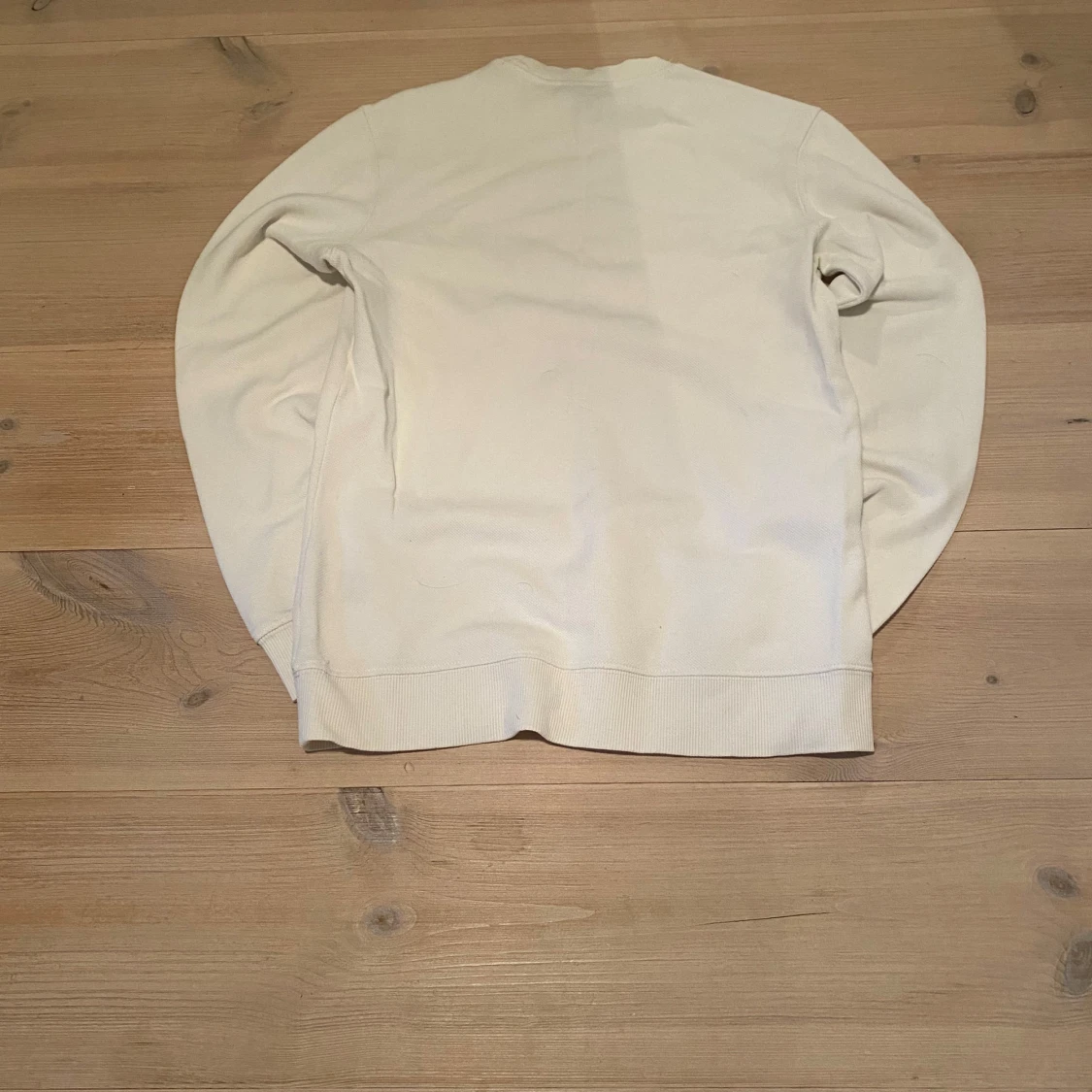 Vit tröja  - 1