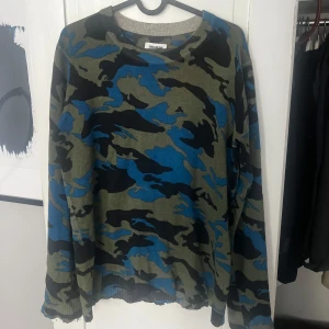 Zadig & Voltaire  - Camo snygg passform, 9.5/10