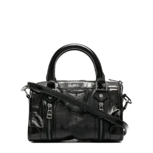 Zadig handväska - Zadig handväska. Sälj ej längre! Sparsamt använd men en liten plupp som lossnat på bandet som var ett fabriksfel. 💓hör av er vid frågor. Pris kan diskuteras!