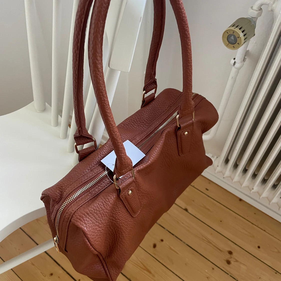 Brun axelväska i skinn - 3