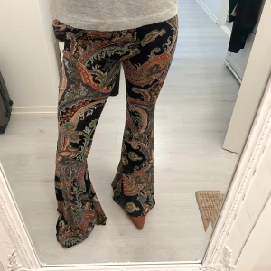 Mönstrade byxor - Svin coola mönstrade byxor!! Låg midja 😇🙏🏼🙏🏼