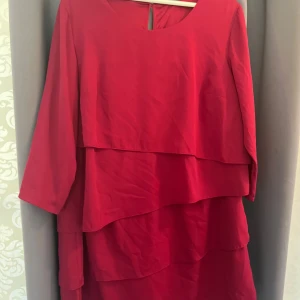 Rosa topp - Superin rosa topp med en liten fläck som knappt syns därav prisey