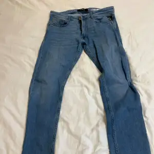 Replay jeans i modellen Rocco! Storlek står i bilden!