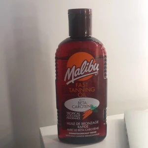 Snabb tanning olja - Säljer min tanning olja. Bara använt en gång och säljer eftersom den inte kommer till användning. Köpte på normal för 86kr tror jag så jag säljer för 40kr 💖