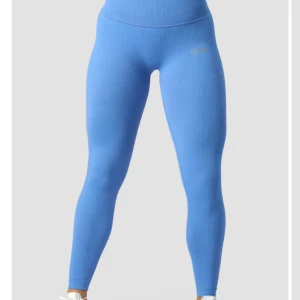 ICIW träningstights  - Super snygga träningstights från icaniwill som använts max 5 gånger i super bra skick. Hör av dig via intresse💋💋