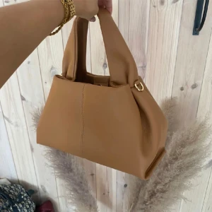 Väska - SUPERSNYGG!! Tryck gärna köp nu 