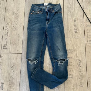 Jeans - Endast använda få gånger 