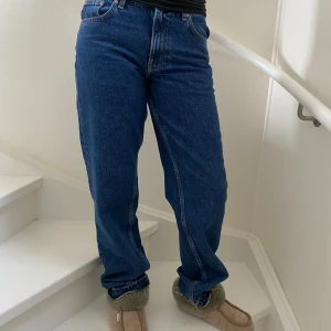 Mid straight jeans - ”The perfect jeans” från Gina tricot. Aldrig använda, alltså som nya!