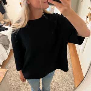 Oversized t shirt - Så snygg oversized stickad t shirt. Passar allt ifrån xs-L beroende på hur man vill att den ska sitta 