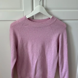 Rosa stickad tröja  - Super fin rosa stickad tröja i bra skick💞
