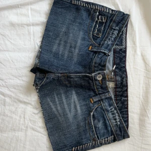 Lågmidjade shorts  - Lågmidjade shorts från mango 