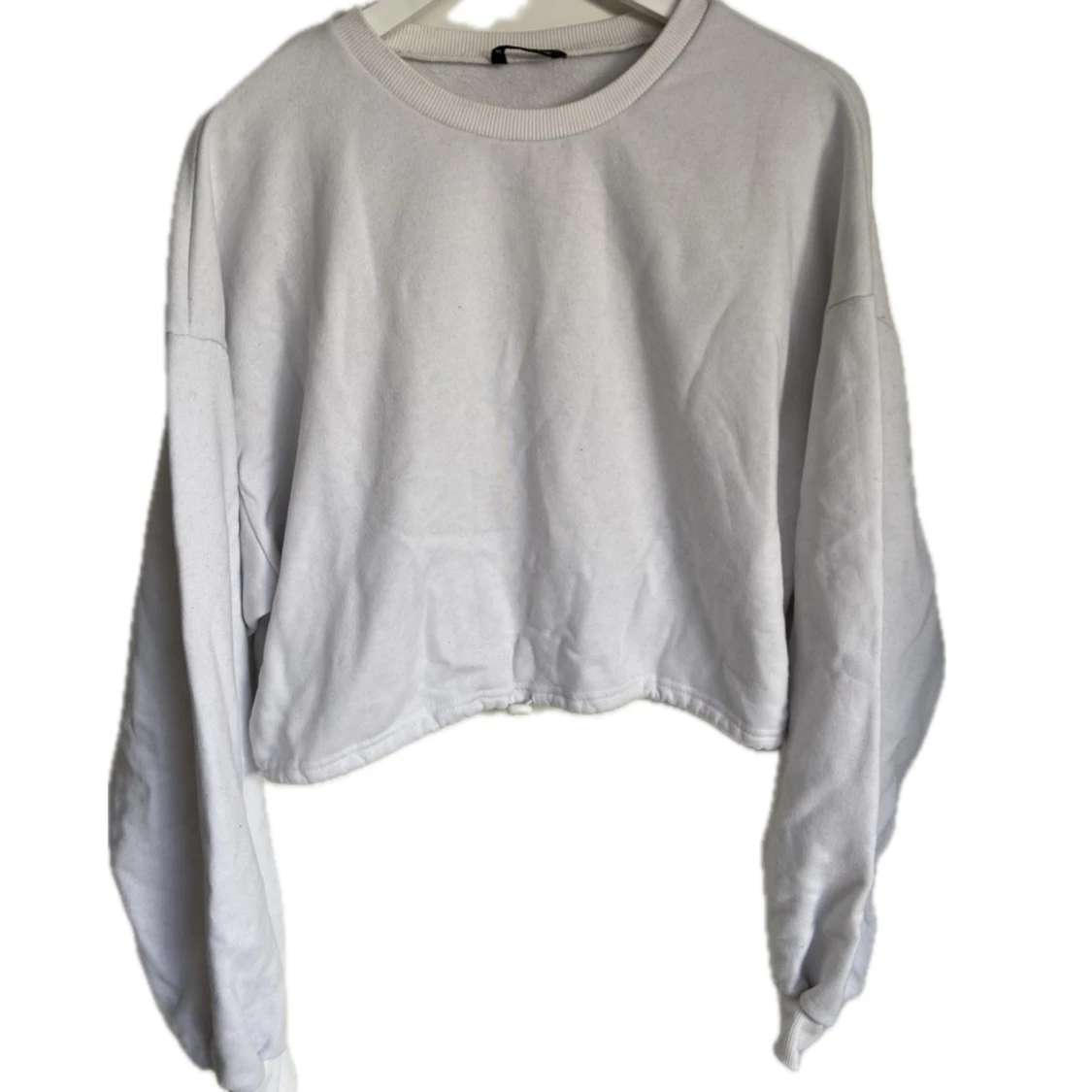 Croppad sweatshirt med tryck bak