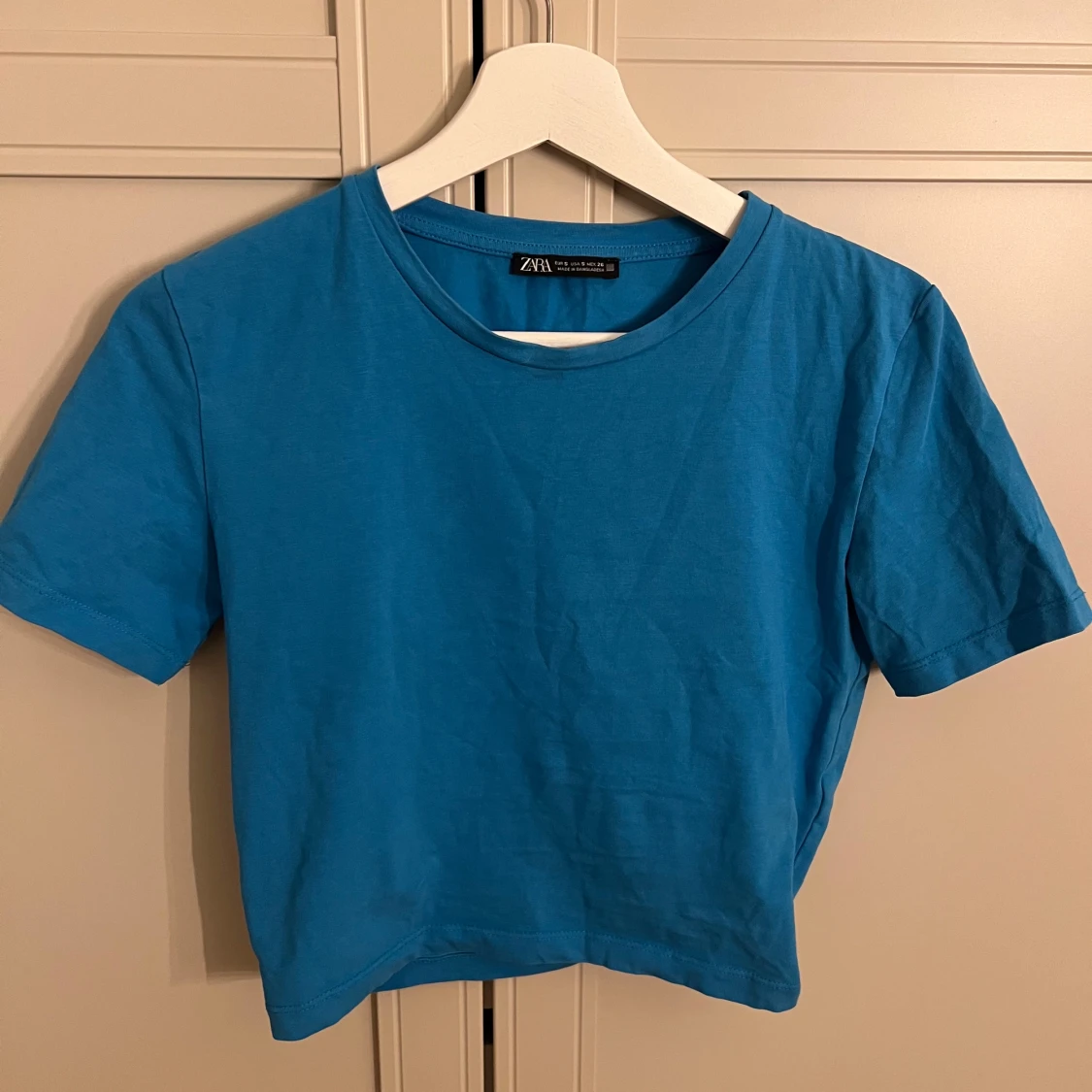 Blå t-shirt från Zara