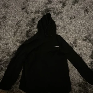 Tröja - Väldigt tun tröja me hoddie bta skick storlek s