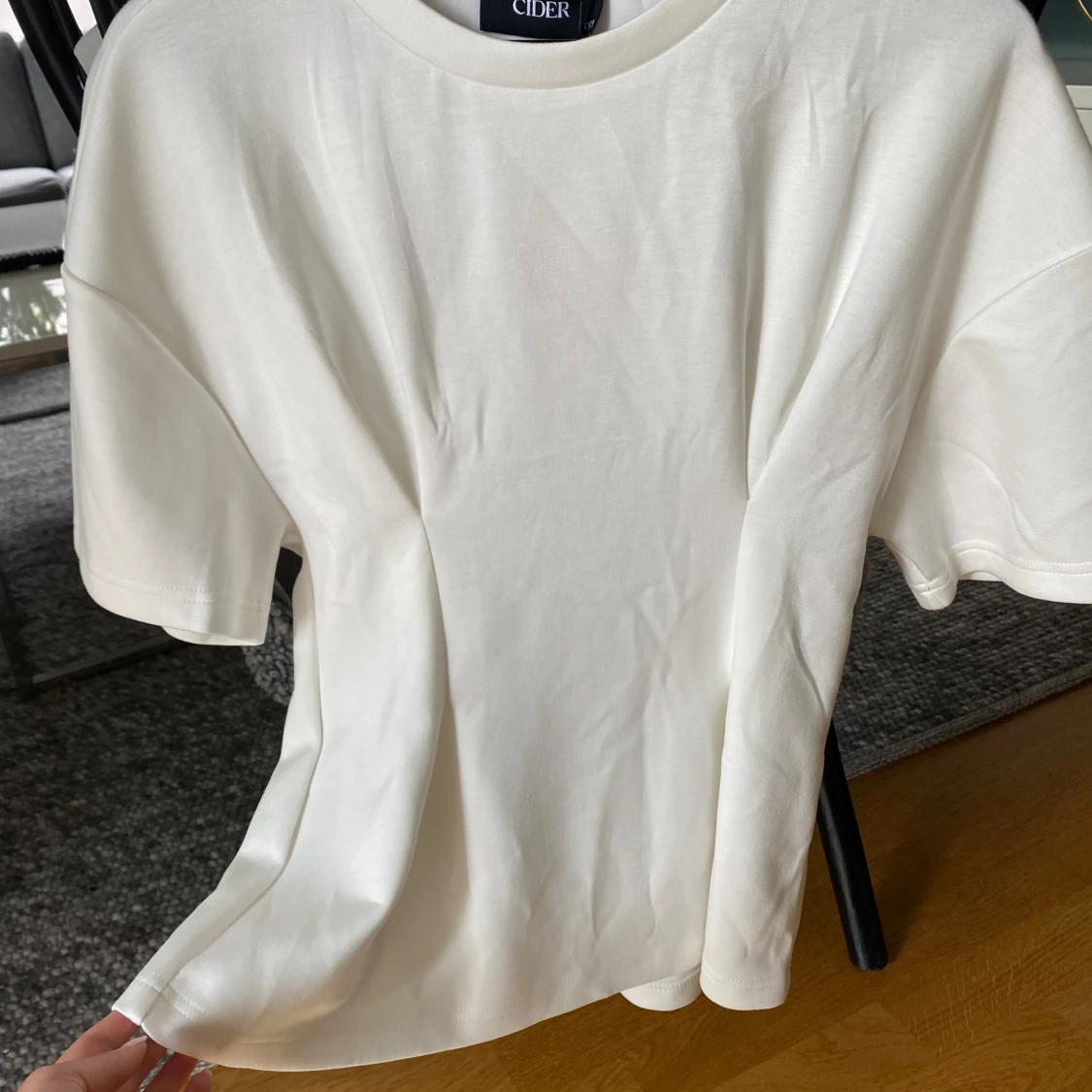 Vit/creméfärgad tröja - 90