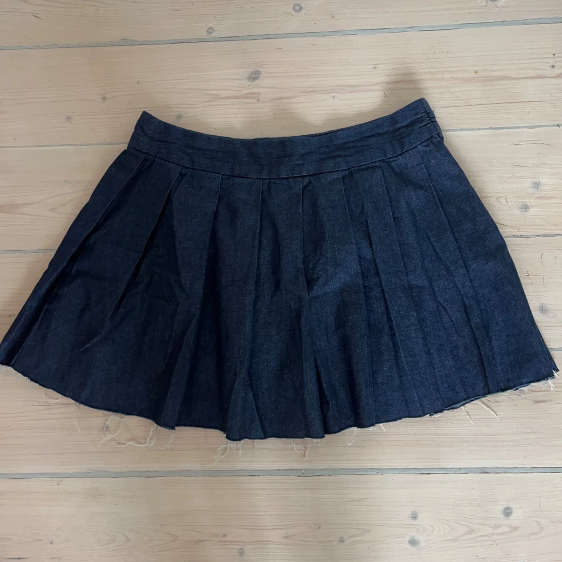 Plisserad jeanskjol - 90