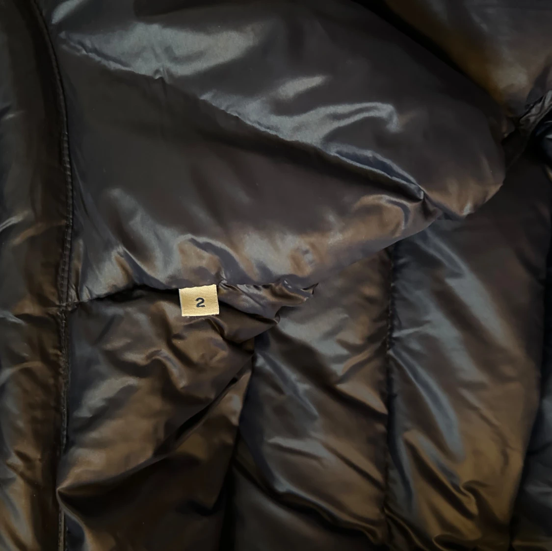 Moncler väst i storlek 2/M - 92