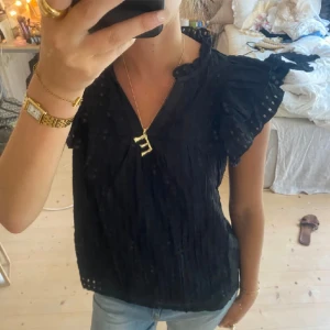 Blus - SUPERSNYGG blus❤️