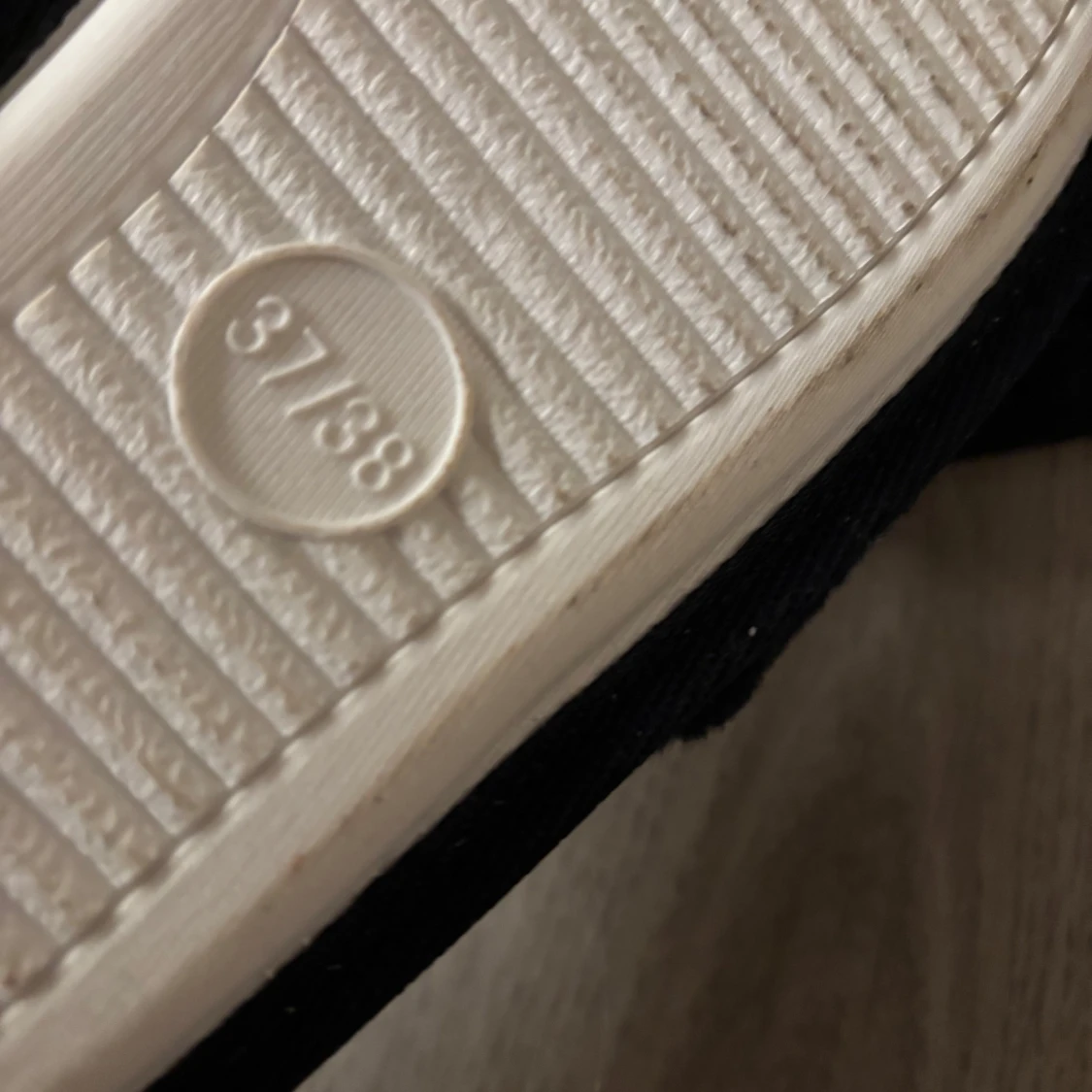 Oanvända innetofflor - 2