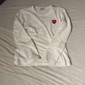 Vit långärmad tröja från Comme des Garçons - Ganska ny