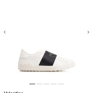 Valentino Open sneakers sökes - Söker