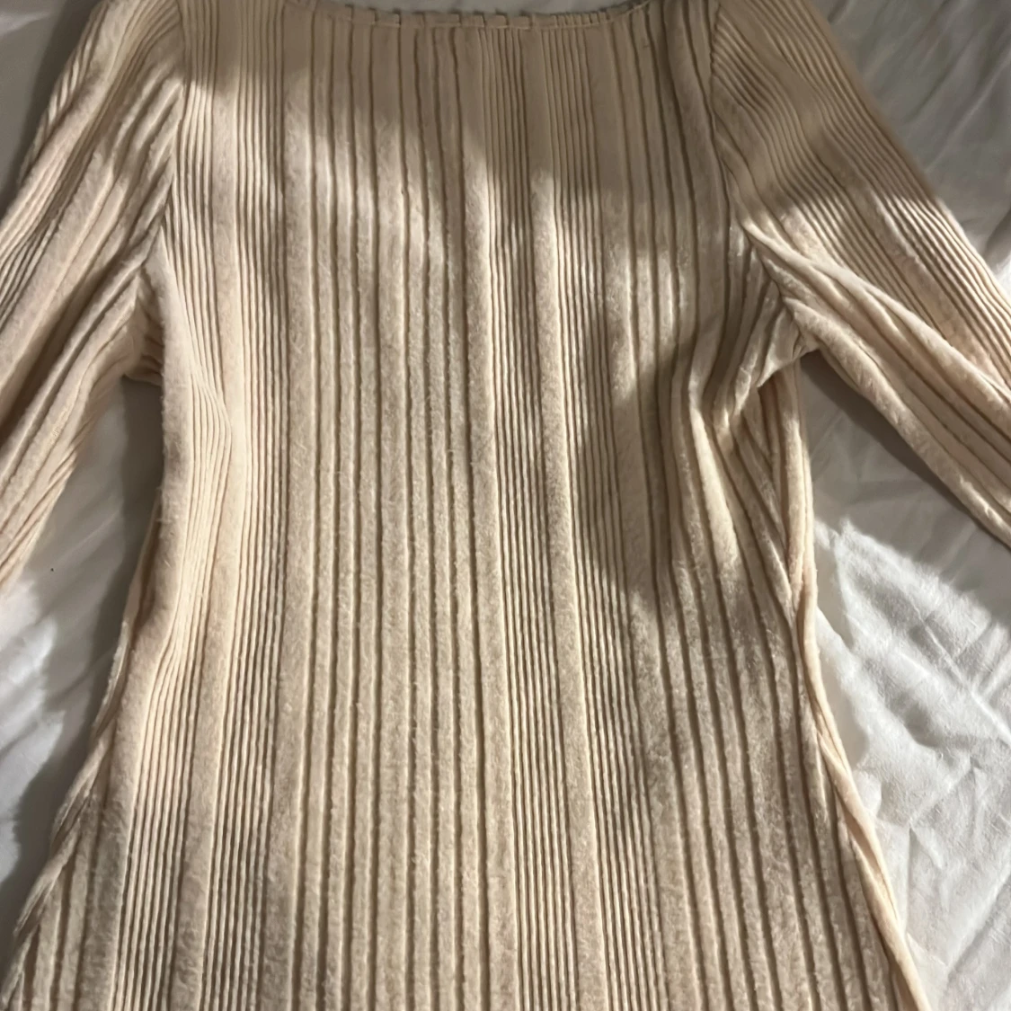 Beige ribbad tröja - 1