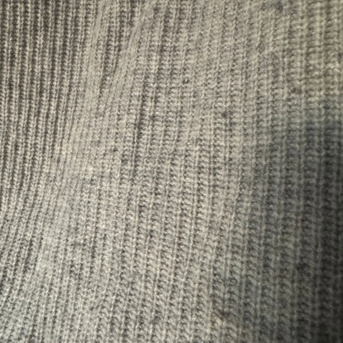 Randig stickad tröja i blått och grått - 3