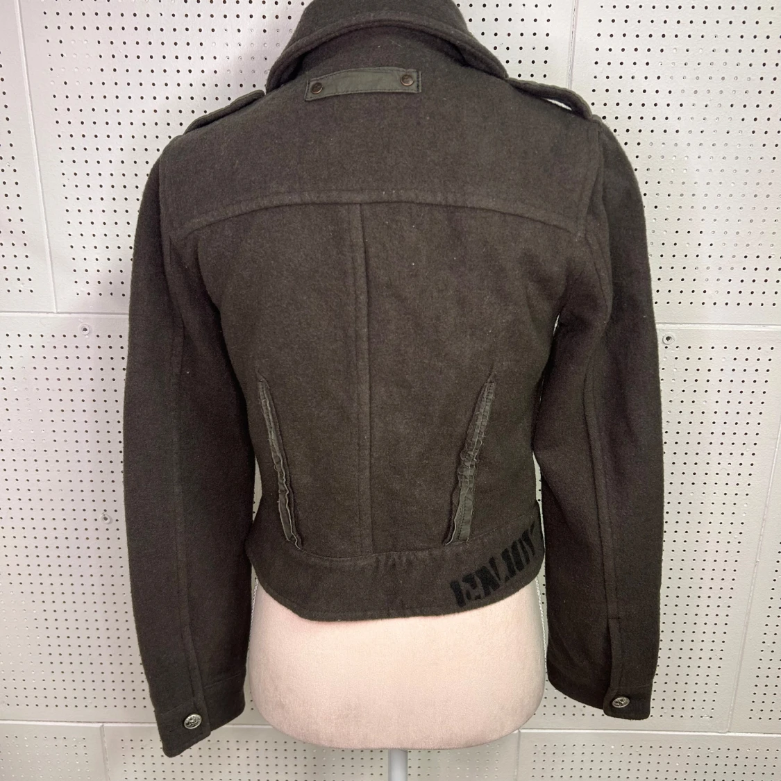 Mörkgrön jacka med knappar - 1