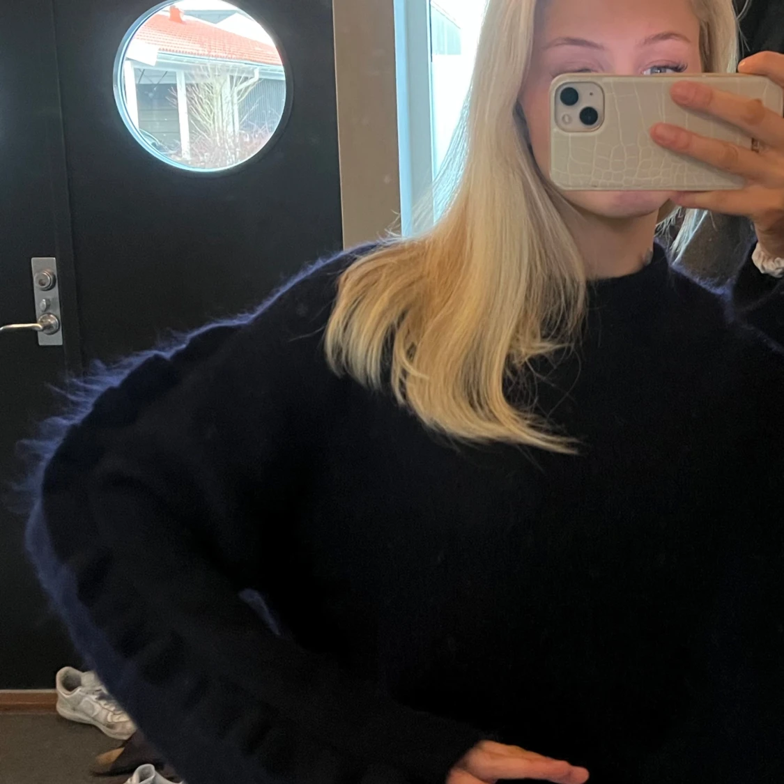 Mörkblå tröja från arket  - 1