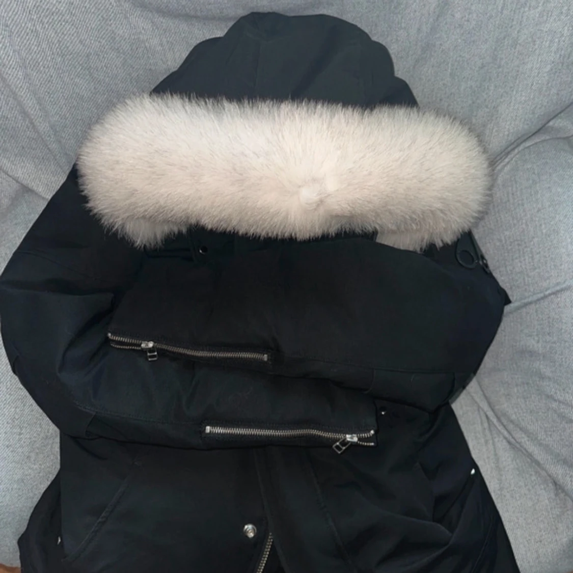 Svart dunjacka från Moose Knuckles - 1