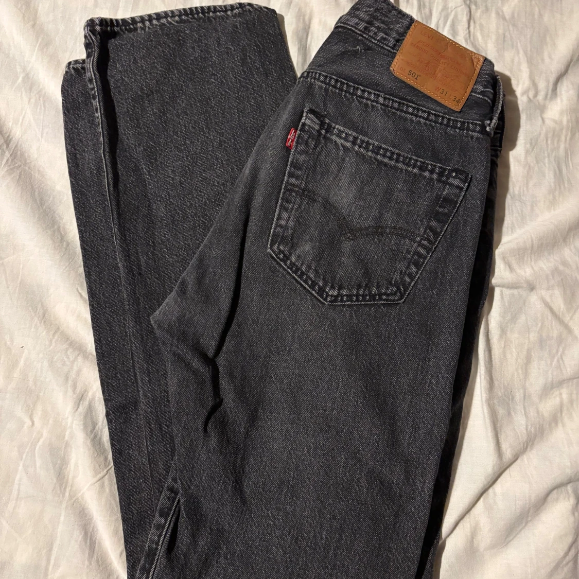 Gråa Levi's 501