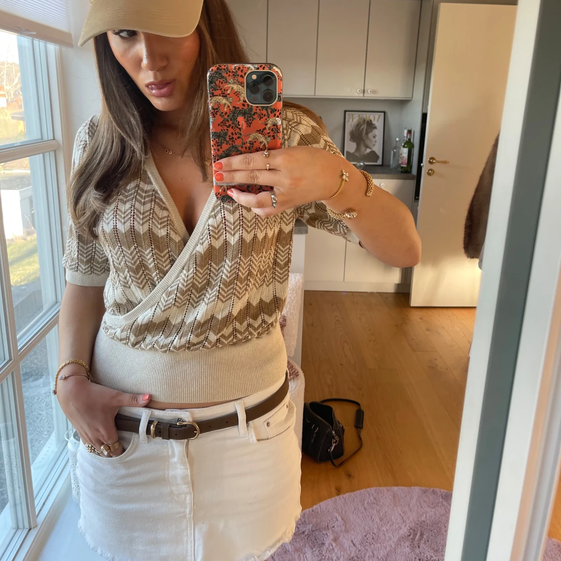 Beige omlottopp med mönster