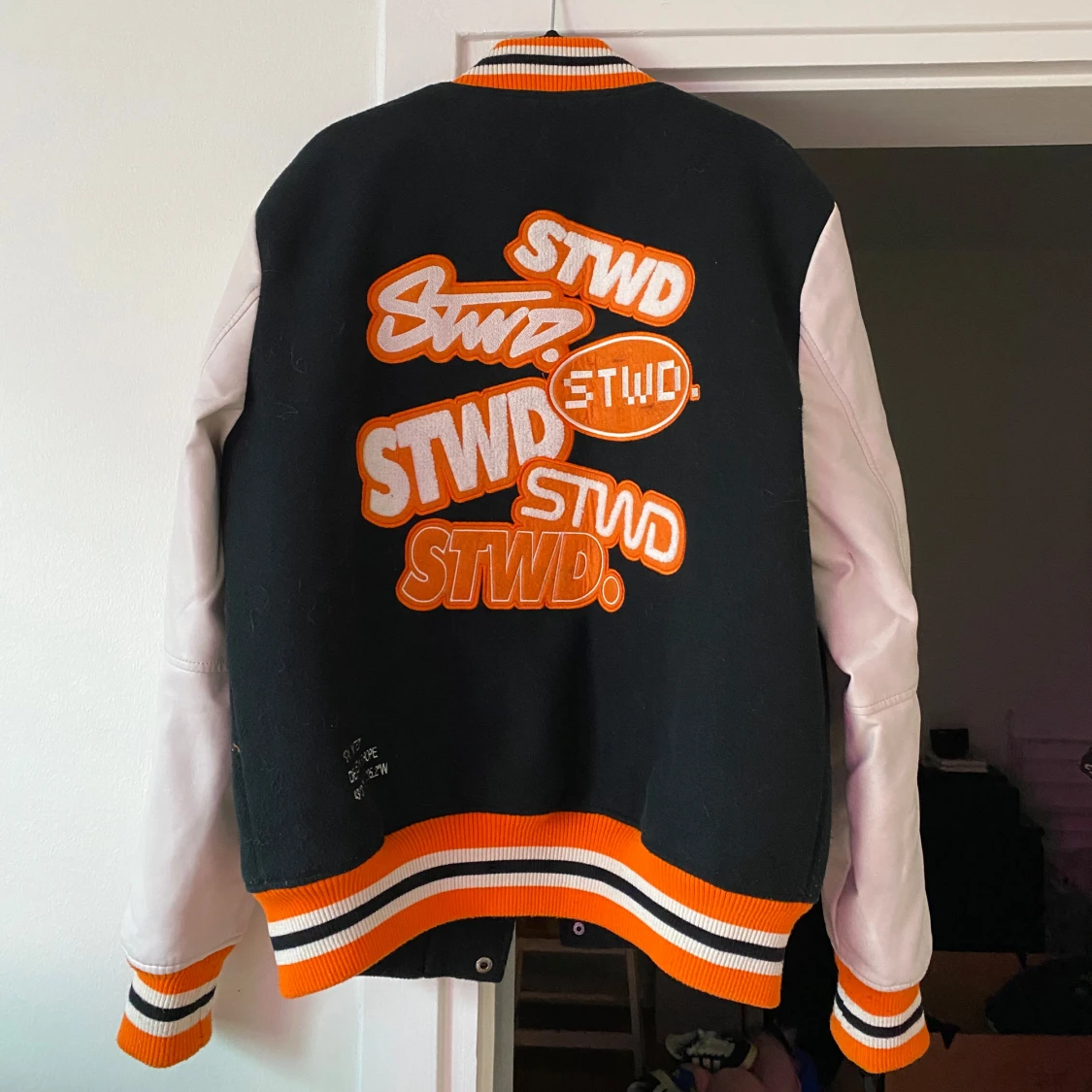 Varsity jacka från pull & bear - 1