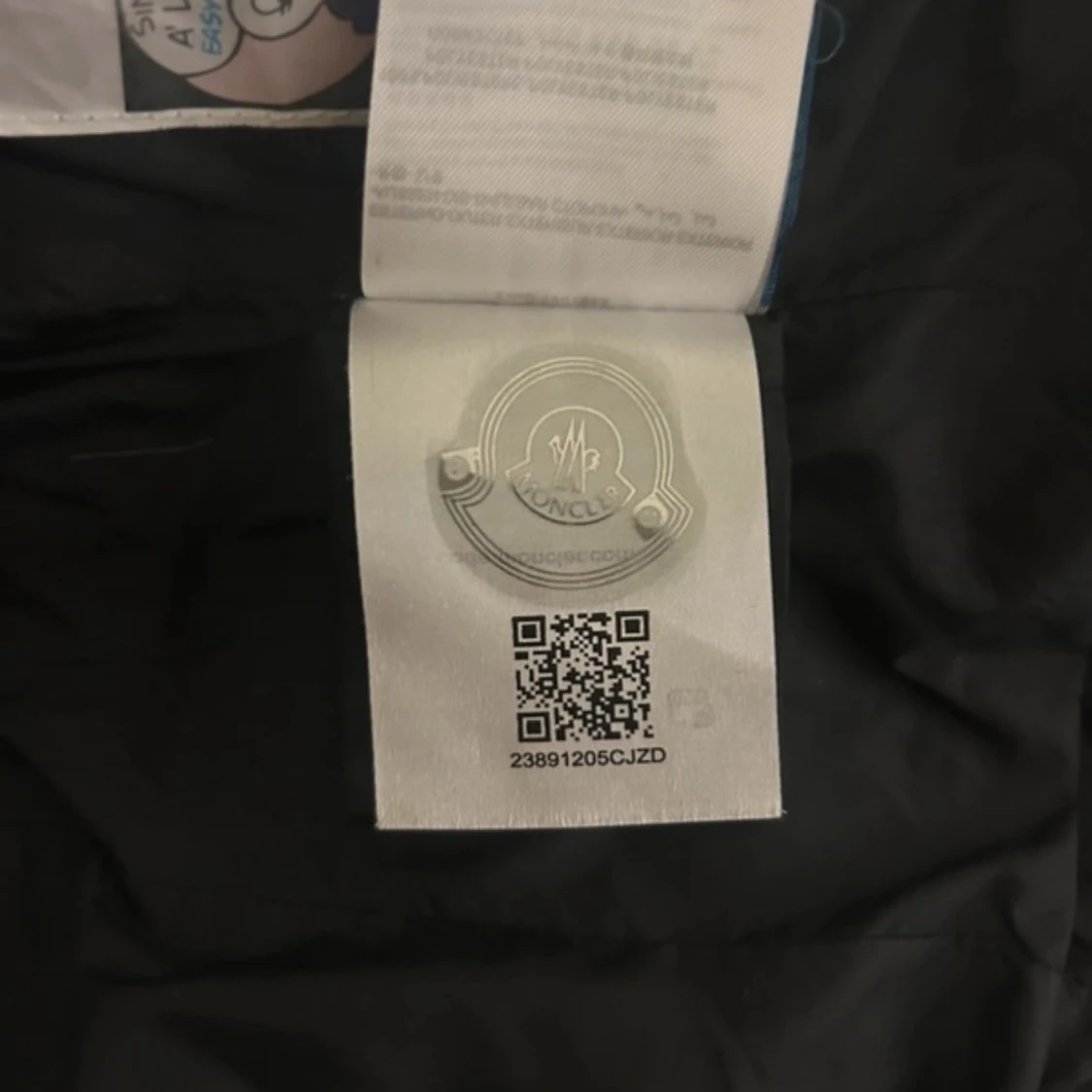 Svart dunjacka från Moncler - 2