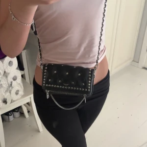 Zadig & Voltaire väska  - Jättefin Zadig väska som inte kommer till användning, självklart äkta!🎀