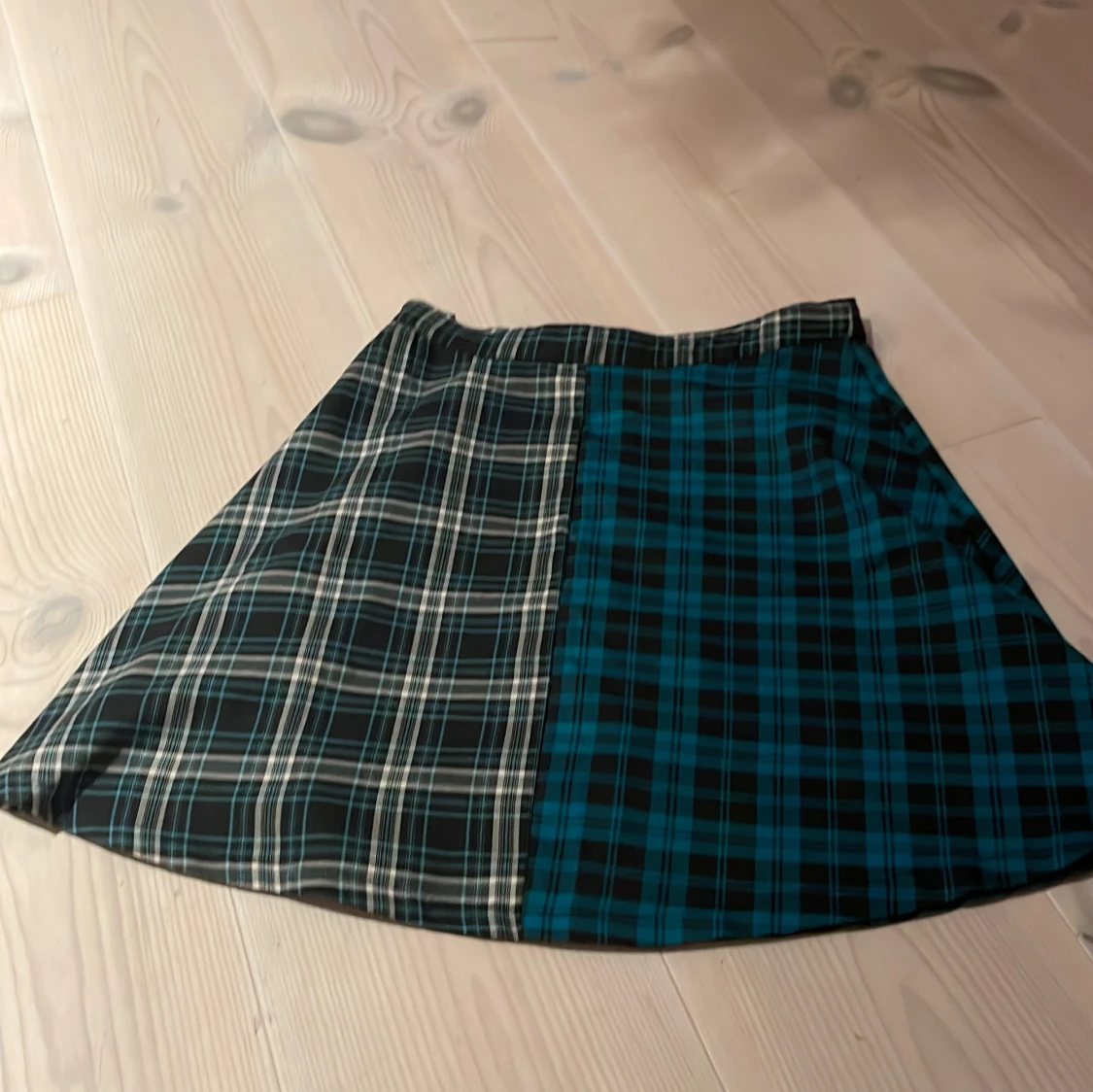 Rutig kjol från H&M - 90