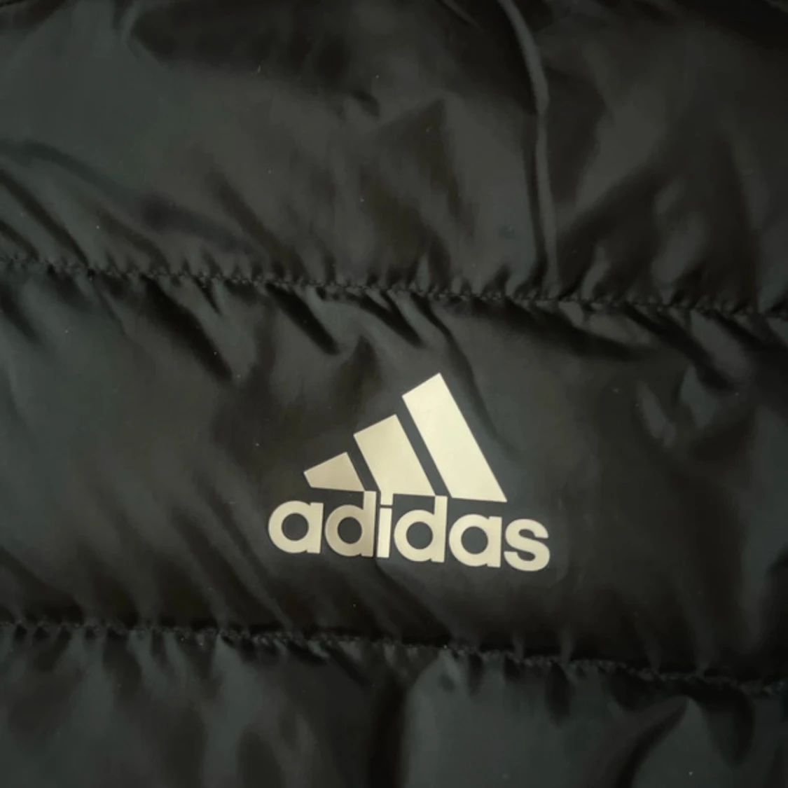 Adidas vinter jacka  - 90