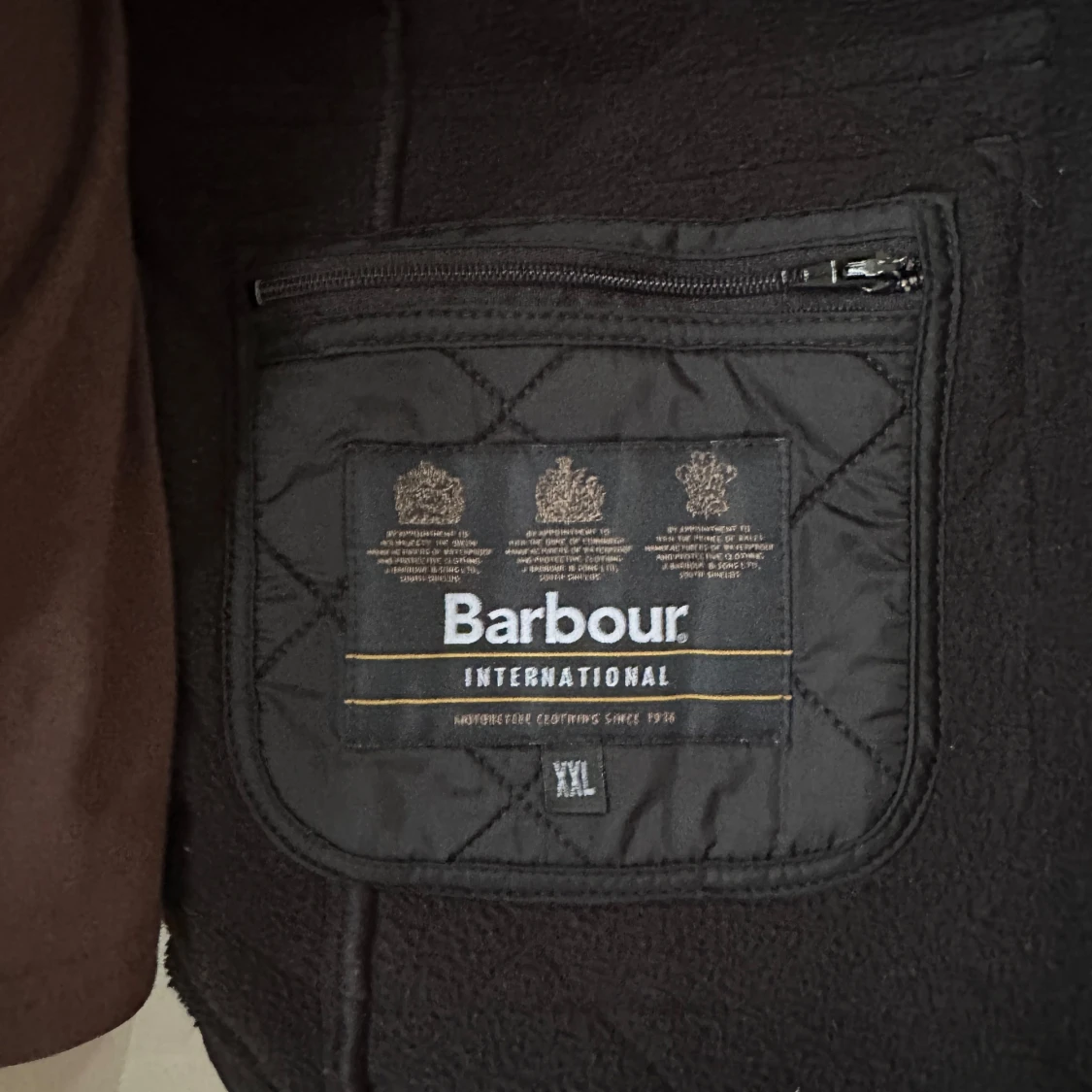 Svart quiltad jacka från Barbour - 93