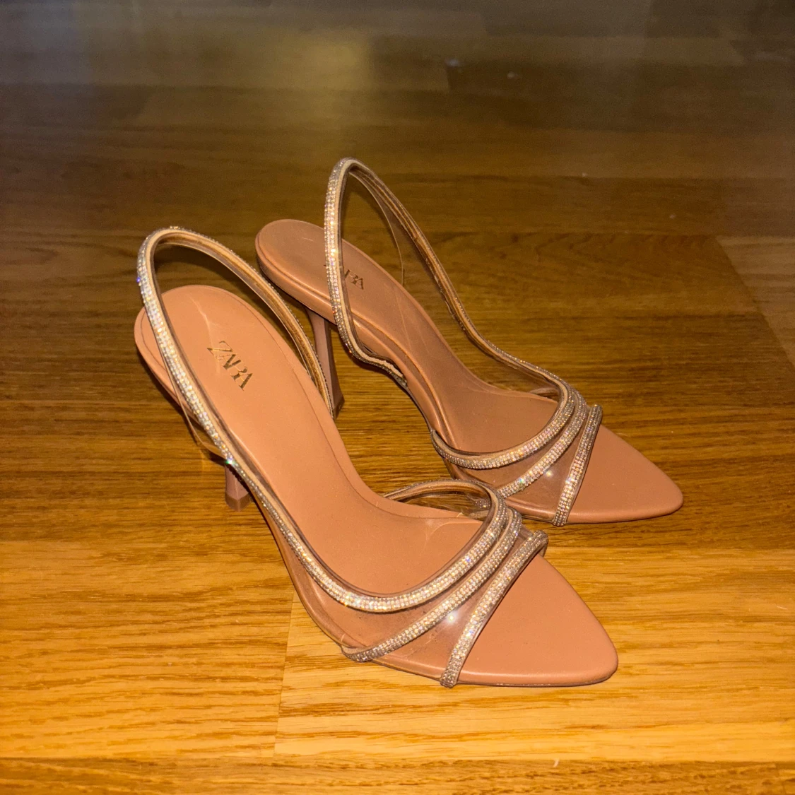 Beige klackskor från Zara