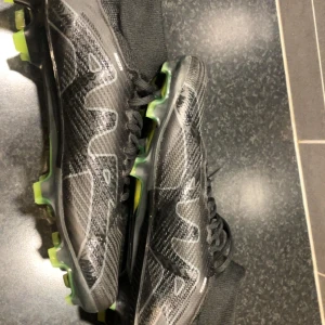 Nike mercurial superfly 9 pro - Hej, säljer mina Nike mercurial superfly 9 i modellen pro. De är storlek 44,5, säljer de på grund av att de är för små. Tveka inte att höra av dig vid minsta fundering, är självklart öppen för diskussion av pris. 